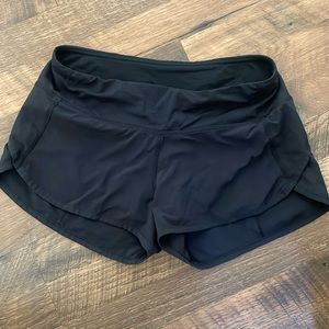 Lululemon Speed Up Low-Rise Lined Short 2.5". Women’s size 2.
